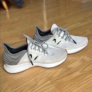 New Balance Gray Athletic Shoes Size: 7.5